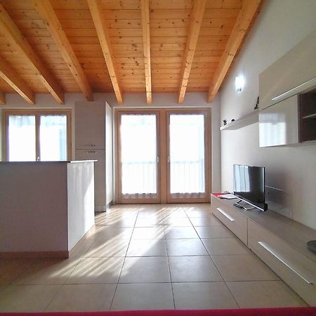 Travedona Loft By Lake Ixihome Ngoại thất bức ảnh