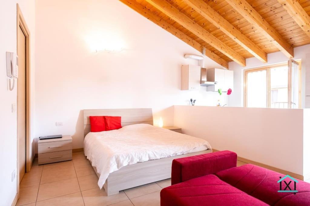 Travedona Loft By Lake Ixihome Ngoại thất bức ảnh
