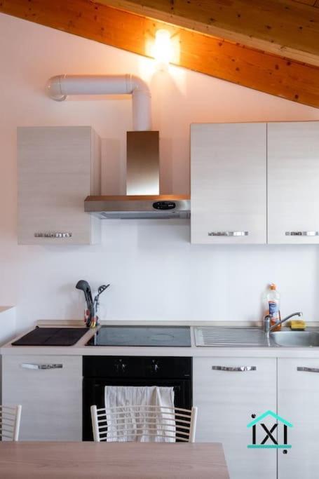 Travedona Loft By Lake Ixihome Ngoại thất bức ảnh