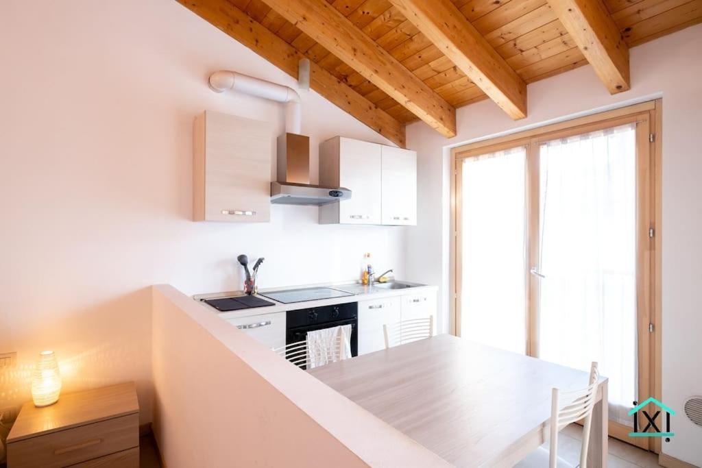 Travedona Loft By Lake Ixihome Ngoại thất bức ảnh