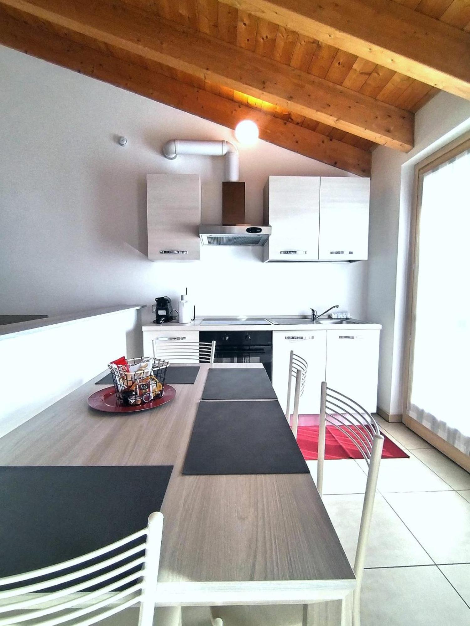 Travedona Loft By Lake Ixihome Ngoại thất bức ảnh