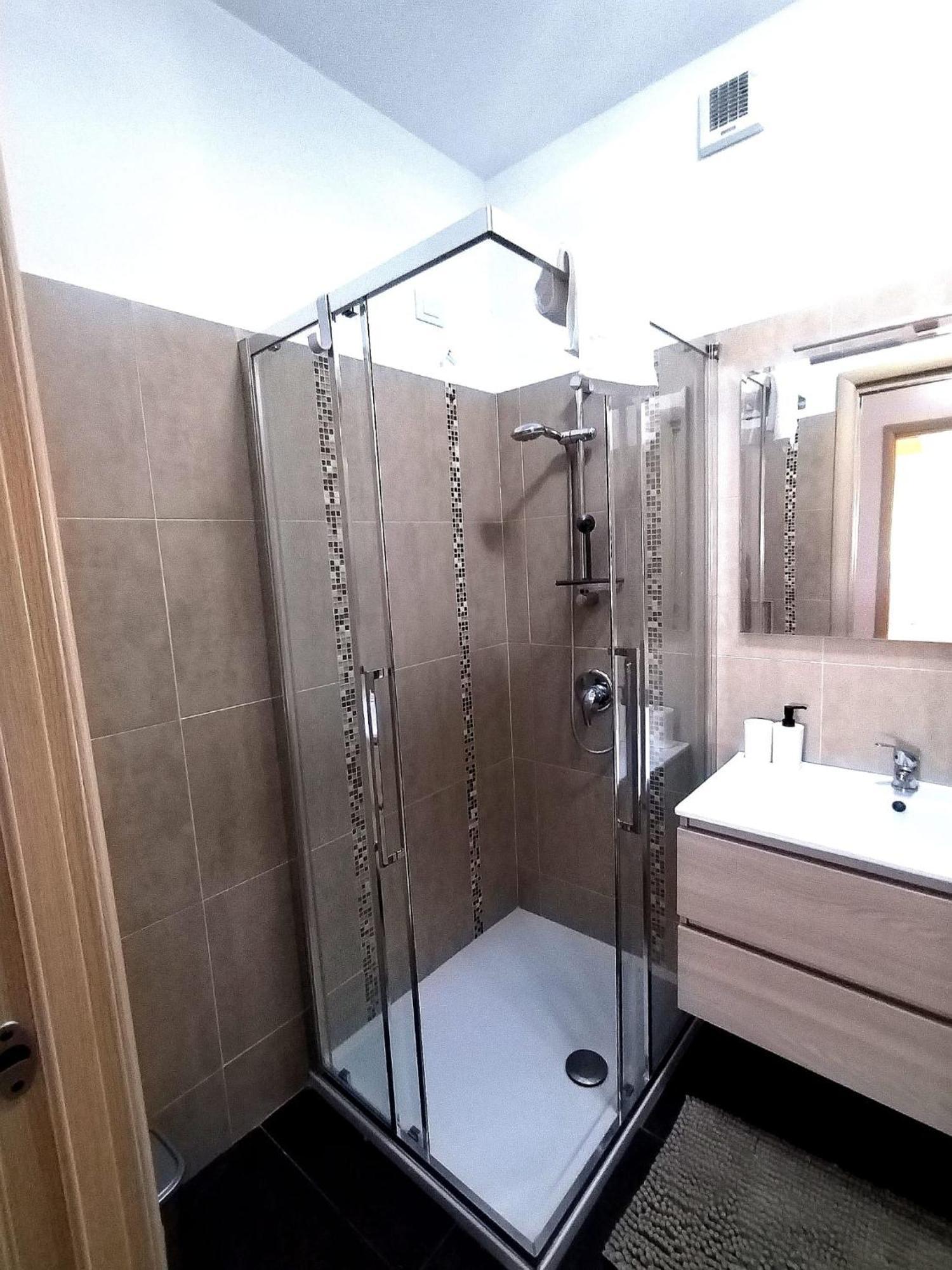 Travedona Loft By Lake Ixihome Ngoại thất bức ảnh