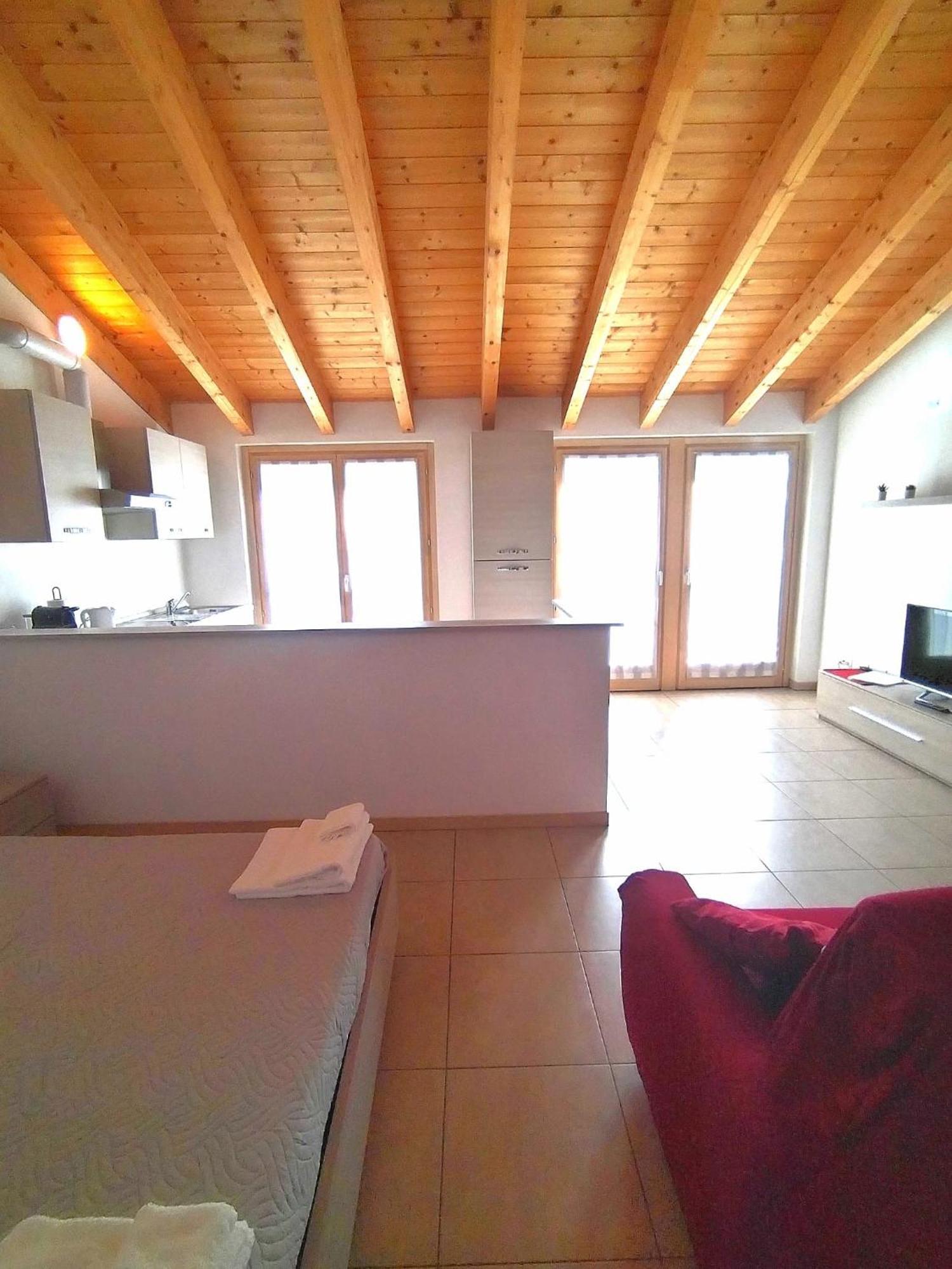 Travedona Loft By Lake Ixihome Ngoại thất bức ảnh